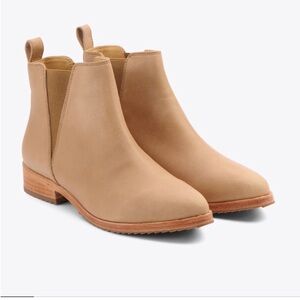 NISOLO Eva Everyday Chelsea Boot in Almond Leather - 8‎ NEW